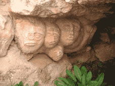 Sluntah-heads